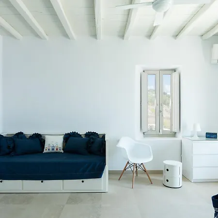 Expansive Cliffside Villa In Mykonos With Horizon Views Vila Ornos (Mykonos)