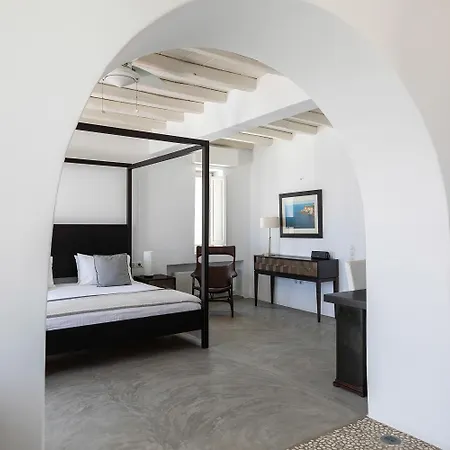 Expansive Cliffside Villa In Mykonos With Horizon Views Willa