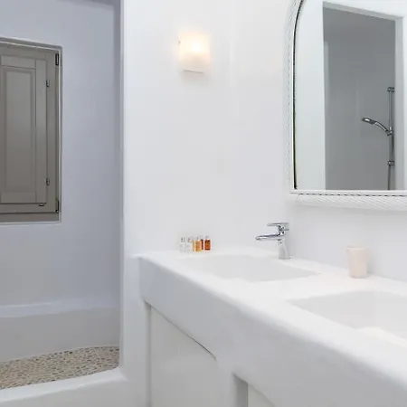Expansive Cliffside Villa In Mykonos With Horizon Views Willa Ornos (Mykonos)